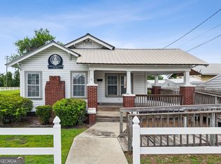 383 1st St, Folkston, GA 31537