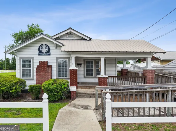 383 1st St, Folkston, GA 31537
