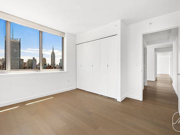 4th image of 561 10th Ave APT 37D