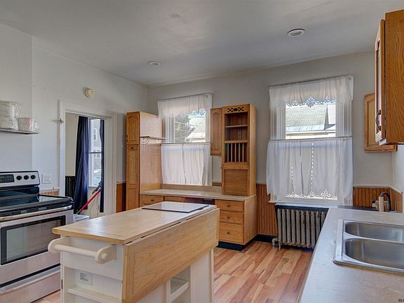 5th image of 150 Congress St