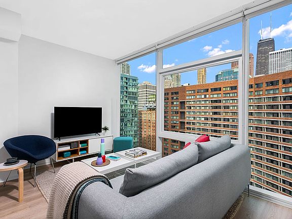 4th image of 221 E Illinois St #2200