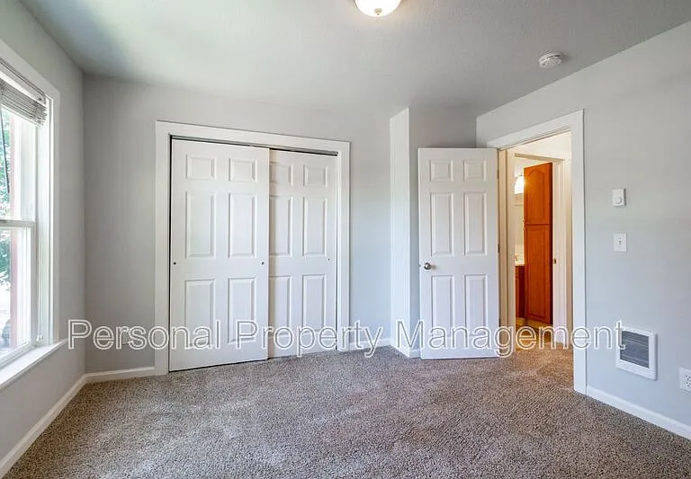 409 W McLoughlin Blvd #2 — Photo 11