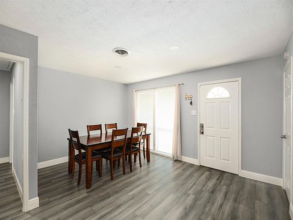 5th image of 1003 Longley St