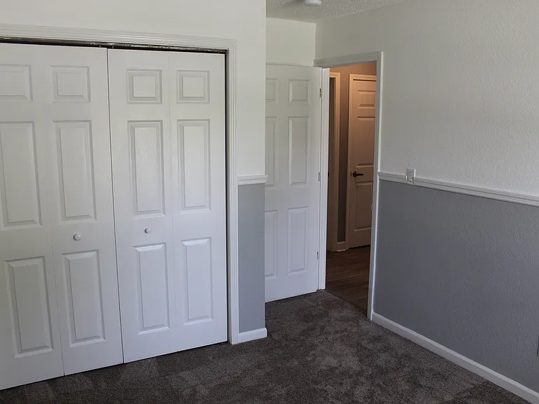 612 Woodfield Cir — Photo 13