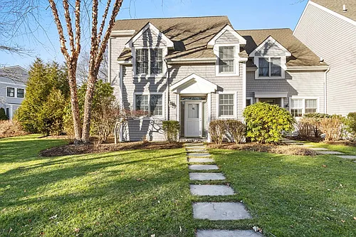 20 Hubbard Ln Photo 1