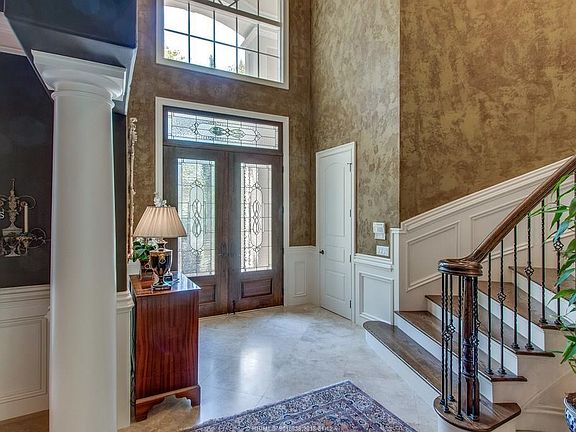 2nd image of 22 Wexford Dr