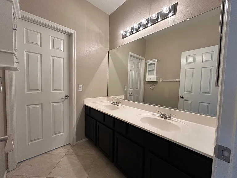 5163 W Village Dr — Photo 39