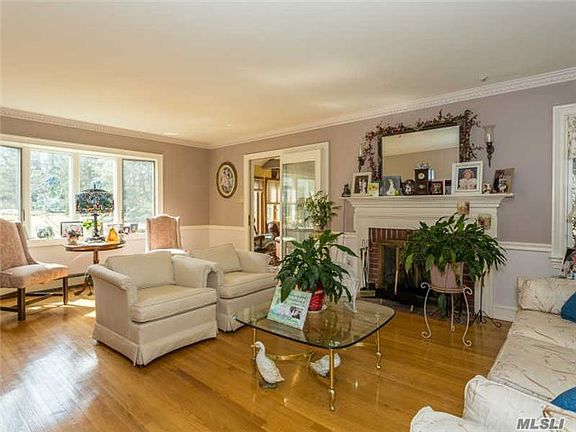 4th image of 2 Revere Ct