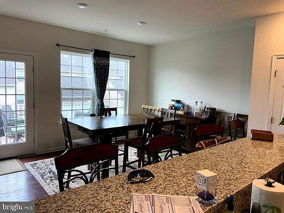 5th image of 311 Stafford Ct