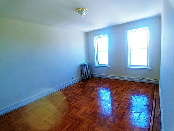 3rd image of 2165 Chatterton Ave #12