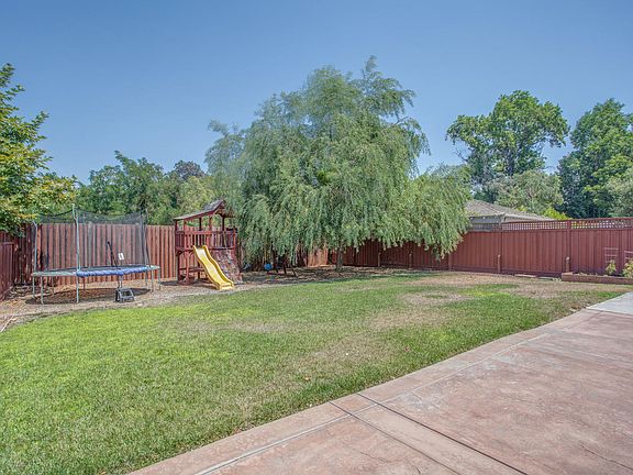 3rd image of 444 Terrace Dr