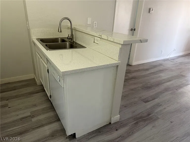 1381 E University Ave #312 — Photo 8