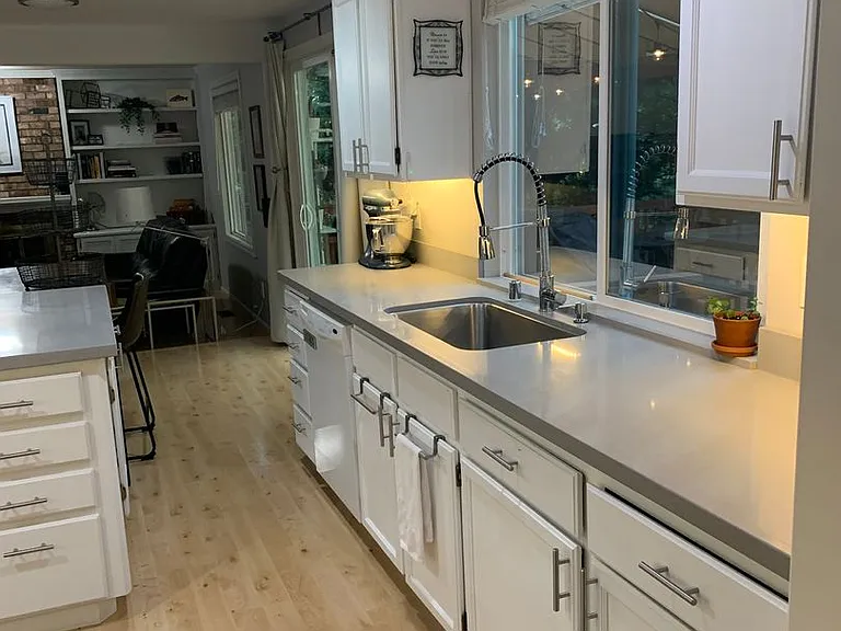 10620 NE 125th Pl — Photo 3
