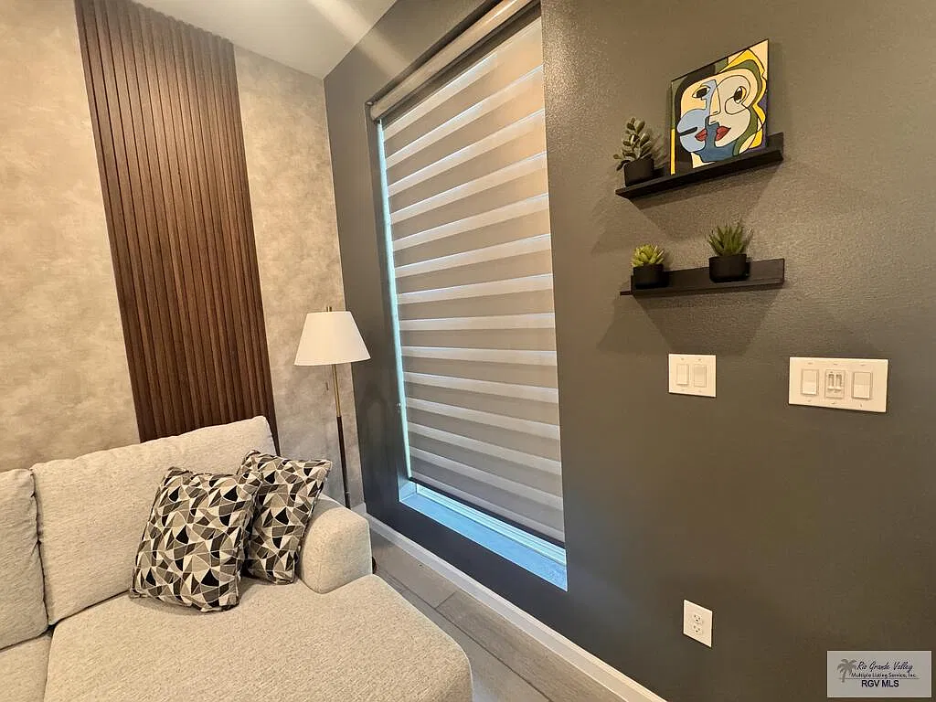 2 bed, 2.5 bath, 1510 sqft, $3,000 — Photo 4
