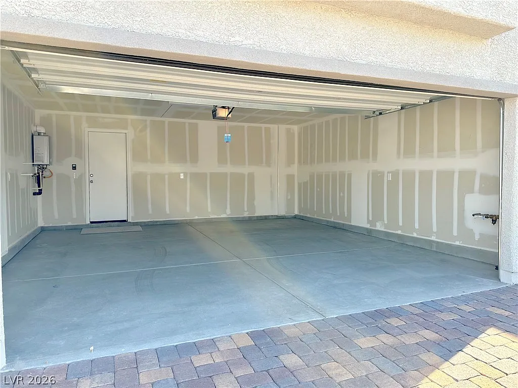 3 bed, 2.5 bath, 1684 sqft, $2,190 — Photo 4