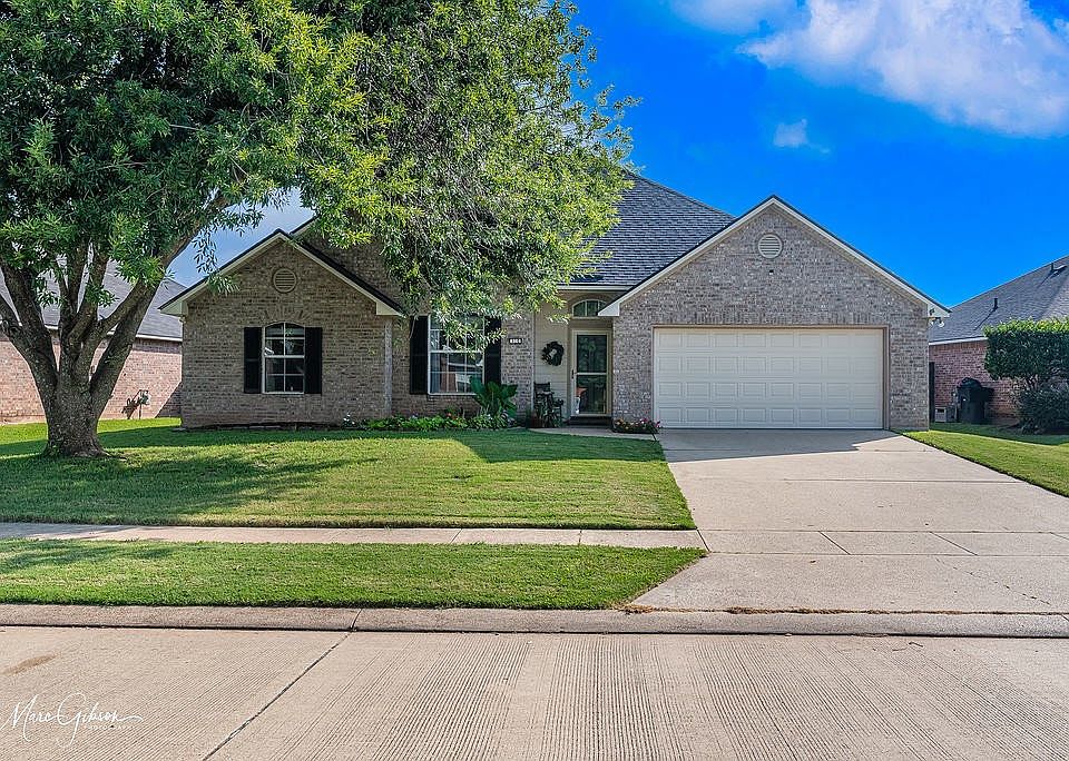 1st image of 510 Columbia Cir