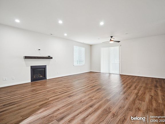 5th image of 33172 Holly Ave SE