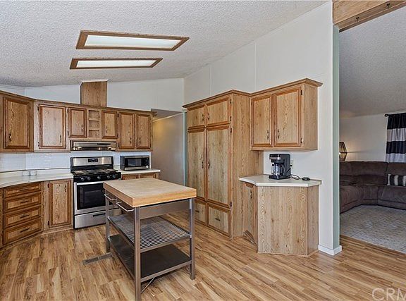 3rd image of 49760 Meadowview Way