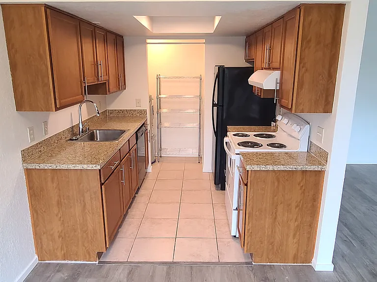 404 Railroad Ave #12 — Photo 9