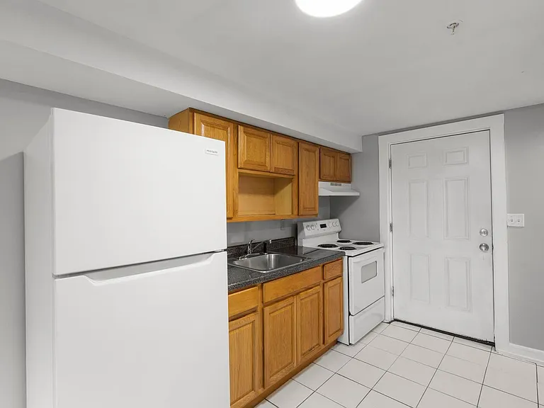 5 Manila Ave — Photo 15