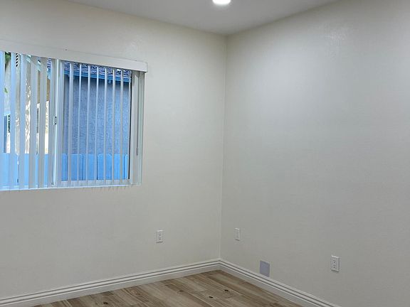 3rd image of 10948 Avenida Del Gato