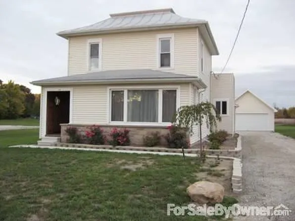 335 Windsor Ln, Gibsonburg, OH 43431