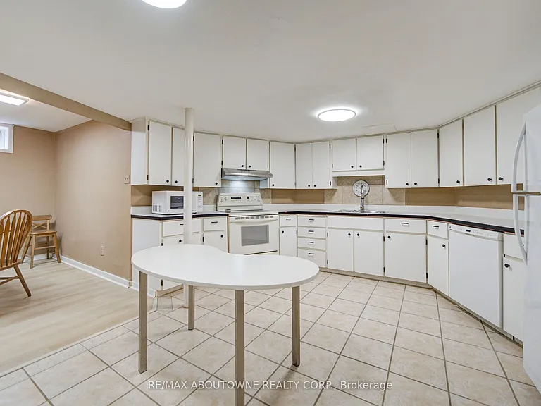 1156 Old Colony Rd #LOWER — Photo 17