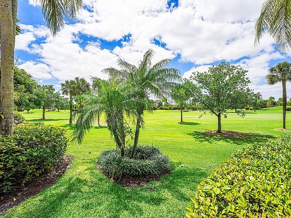 3rd image of 136 Coral Cay Drive