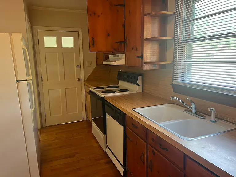 3429 S Alston Ave — Photo 9