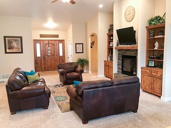 Open floor plan

