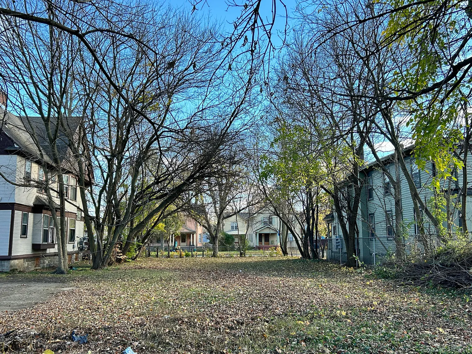 926 S Park St photo 1