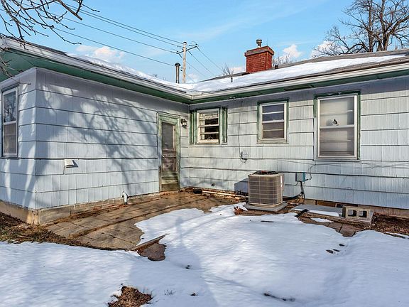 2nd image of 3001 SE Minnesota Ave