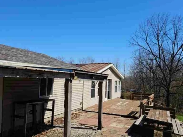 2411 E Blvd, Pine Village, IN 47975