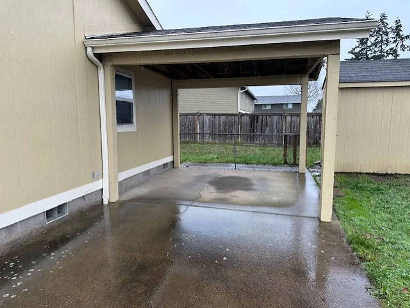 Updated 3 Bedroom 2 Bath Home In Lebanon — Photo 2