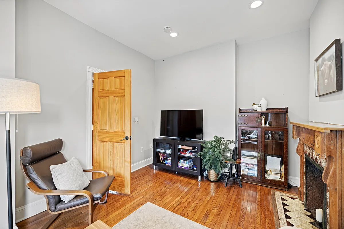 Building Photo - 547 Florida Ave NW #7