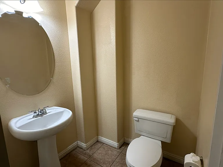 3880 Polk St #E — Photo 8