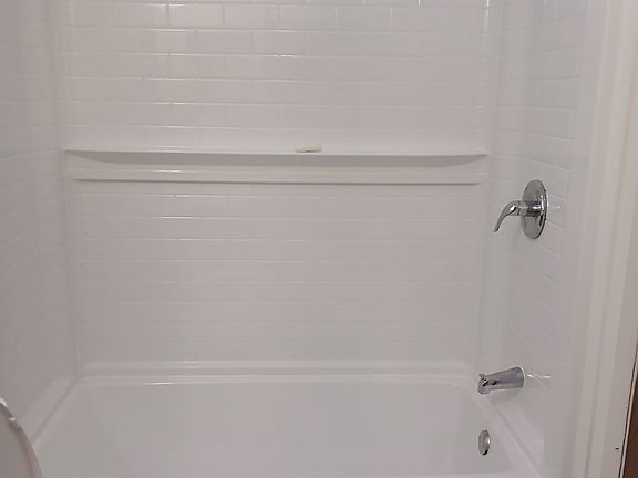 4th image of 2271 Hedgerow Rd Unit E