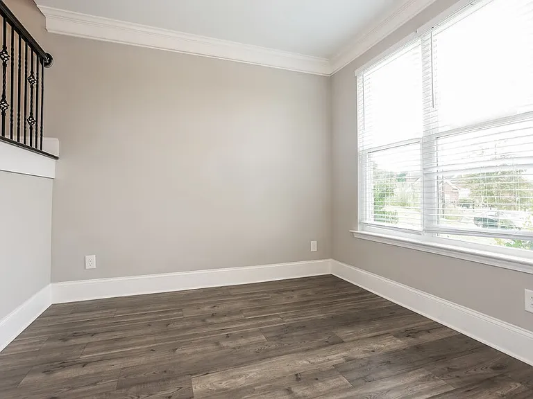 2105 Brentwood Cv — Photo 8