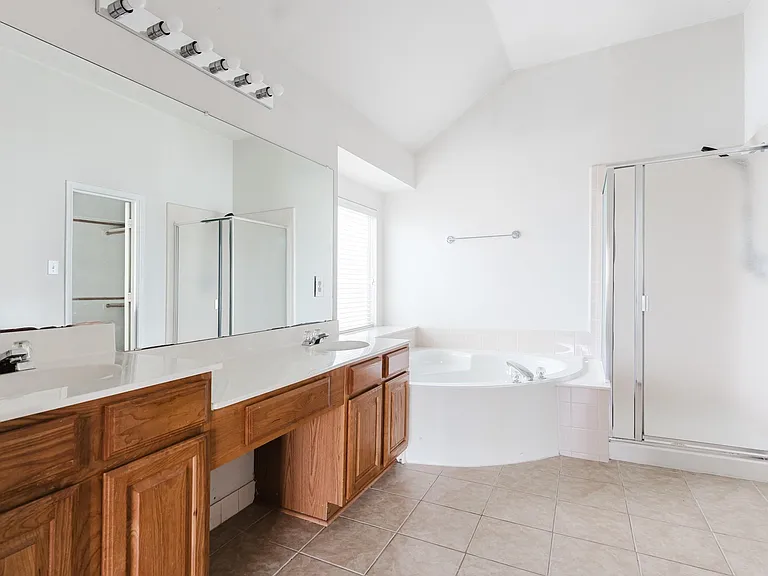 1514 Clear Creek Dr — Photo 6