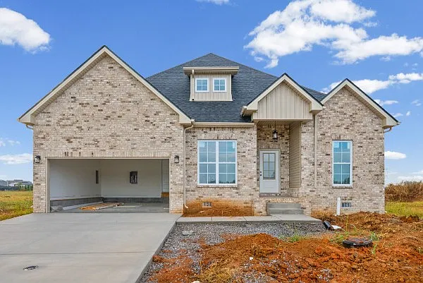 4 bed, 2650 sqft, $2,700 — Photo 1