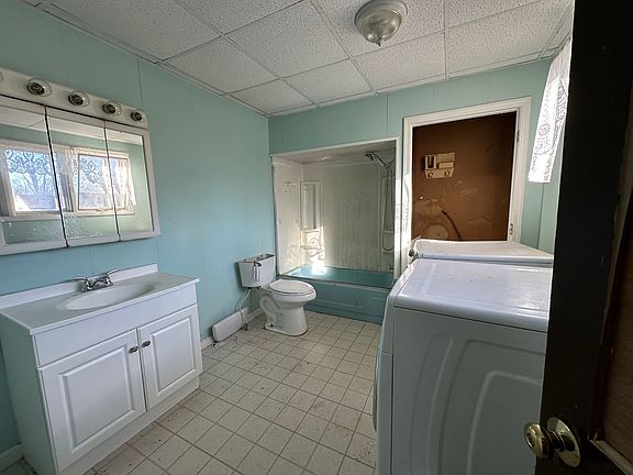 5th image of 410 N Colfax St