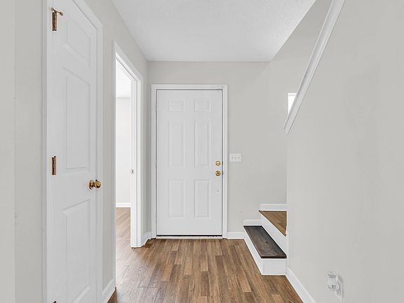 4th image of 1115 Lenny Ln