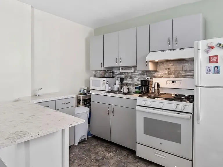 262 Union Ave #1 — Photo 3