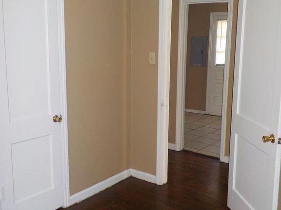 5th image of 1448 Weymouth St