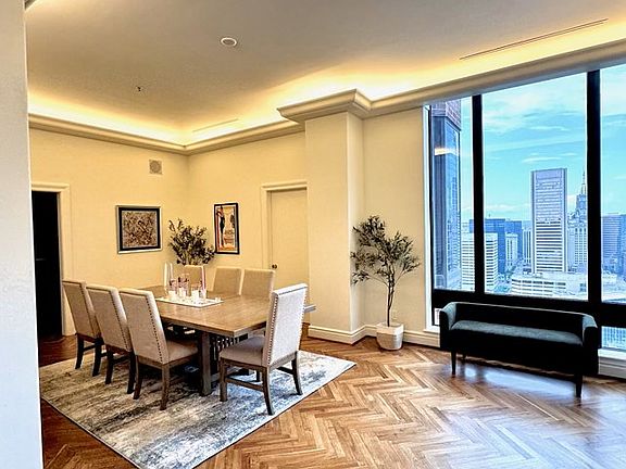 5th image of 10 E Lee St Unit 2701
