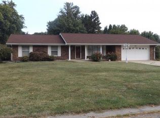 204 W Cedar Ave, Effingham, IL 62401