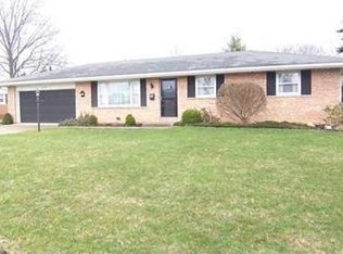 218 Manchester Dr, Mishawaka, IN 46544