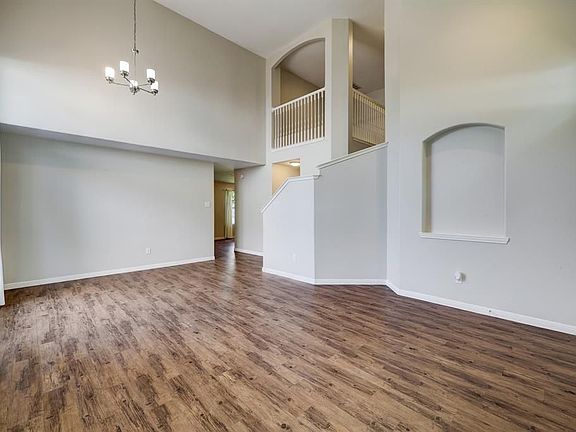 3rd image of 6834 Silver Shores Ln