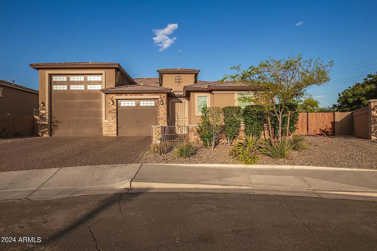 3 bed, 2390 sqft, $3,800 — Photo 2