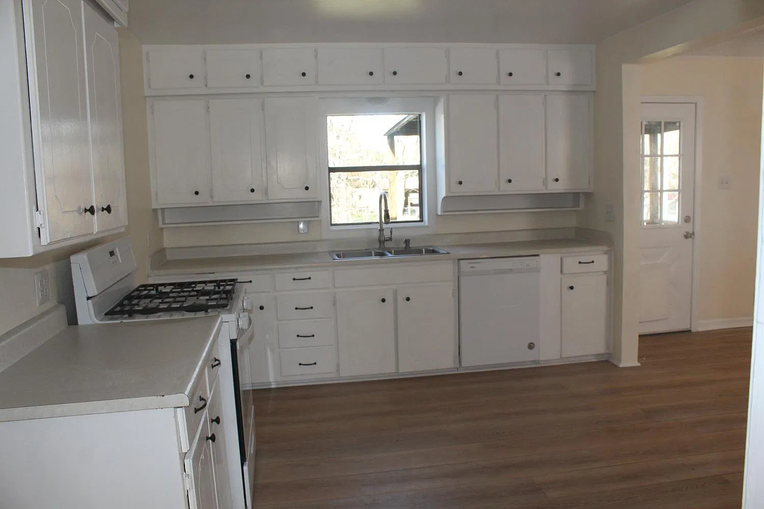 2 bed, 1080 sqft, $1,495 — Photo 3